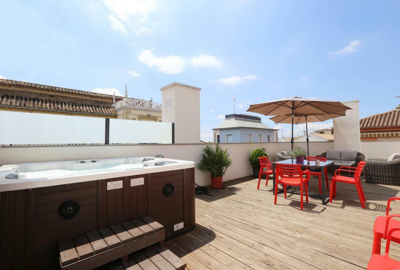 Apartamento De Diseno Con Jacuzzi Privado Granada Exterior photo
